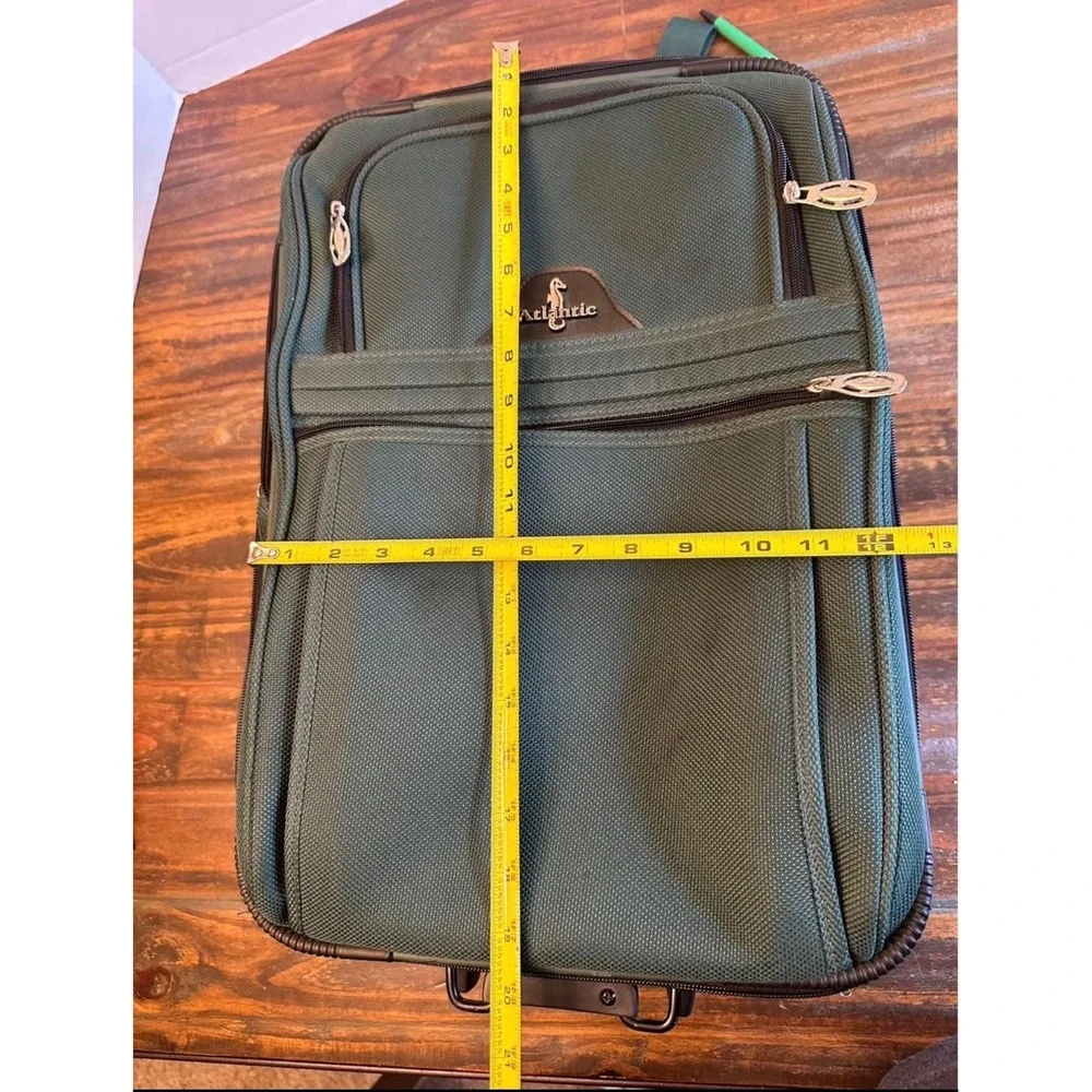 Atlantic Forest Green‎ Rolling Carry On Suitcase 21